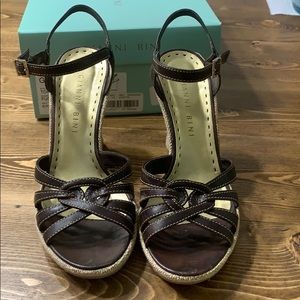 Gianni Bini brown wedges